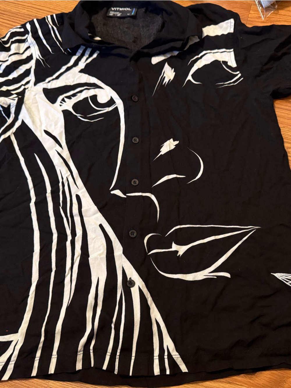 Vitriol Close-Up Black Short Sleeve Button Up Shirt medium